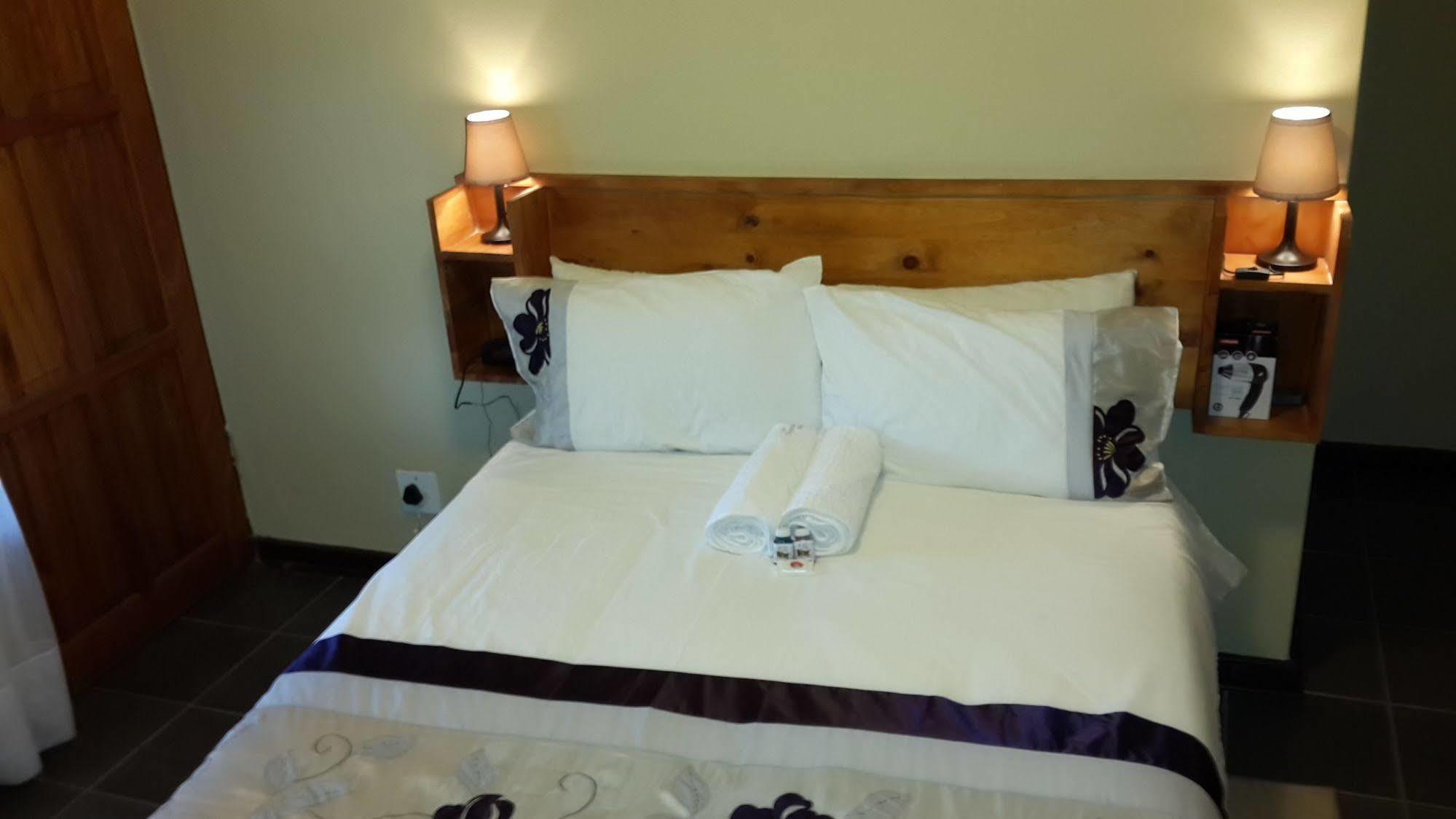 Crystal Rose Lodge Johannesburg Exterior photo